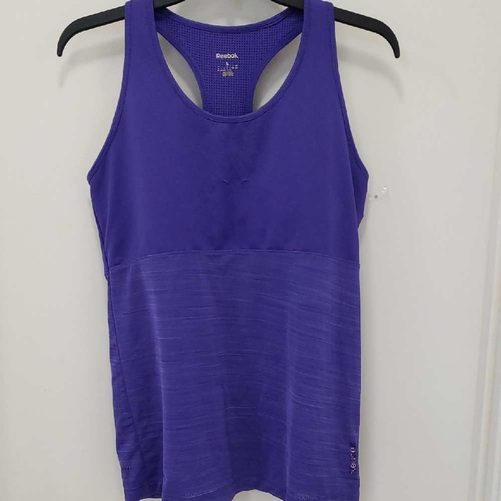 〰️Reebok〰️ Racerback Built In Sport Bra Tank L